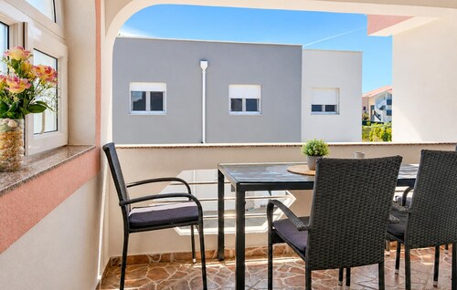 Cozy apartment in Sabunike with WiFi
