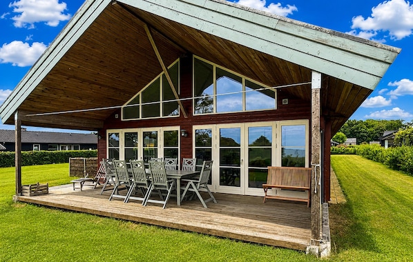 Outdoor dining - Lovely home in Sydals with WiFi (Sydals)