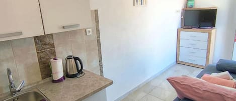Estudio (Studio With Partly Sea View) | Cocina privada | Refrigerador