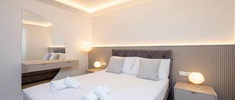 Huoneisto (Apartment With Terrace And Balcony) | 2 makuuhuonetta, vauvansängyt