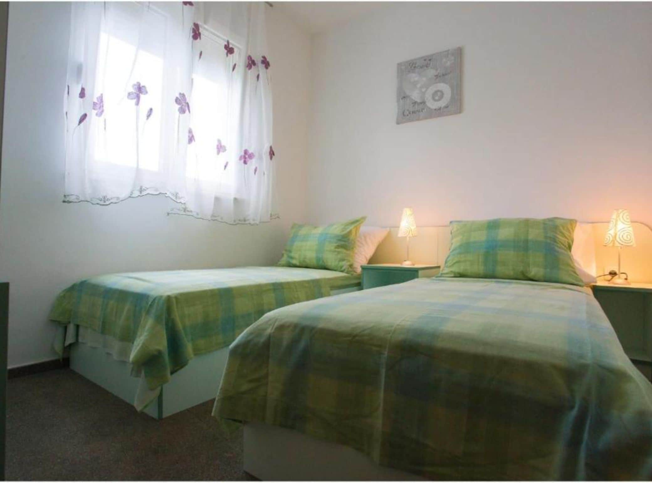 4 bedrooms, cots/infant beds, free WiFi