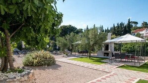 Apartment (Two bedroom apartment with garden) | Terrace/patio - Apartmani Belin (Trpanj)