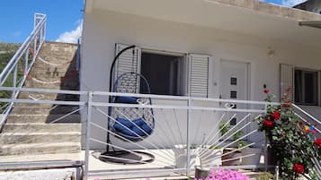 House (Holiday Home Sunny Retreat - With Ter) | Terrace/patio