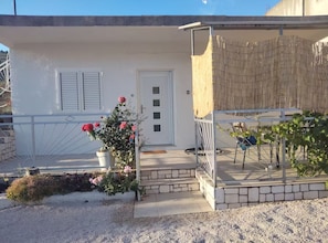 House (Holiday Home Sunny Retreat - With Ter) | Property entrance - Holiday Home Sunny Retreat (Sibenik)