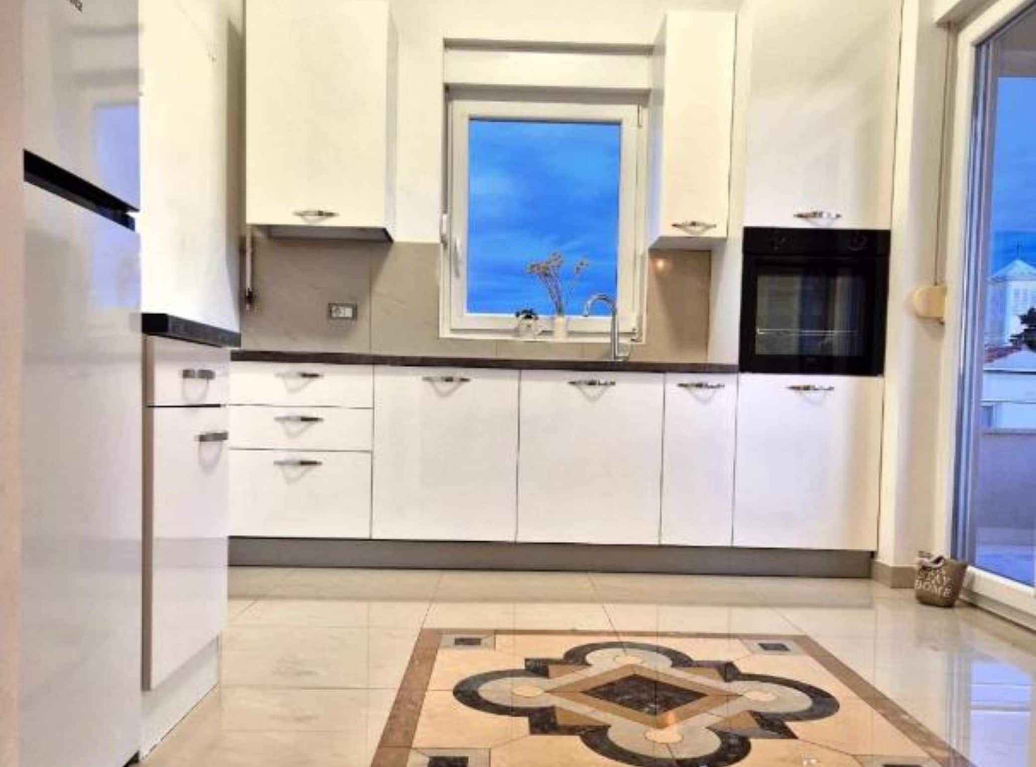 Apartment (Two Bedroom Apartment with Sea View a) | Eigene Küche