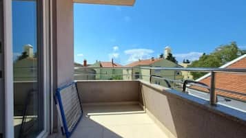 Appartement (Two Bedroom Apartment with Sea View a) | Balkon