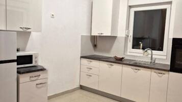 Apartment (Two Bedroom Apartment with Sea View a) | Eigene Küche