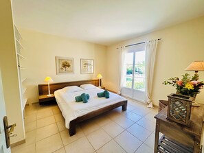 Room - Vrbo Property (Flaux)
