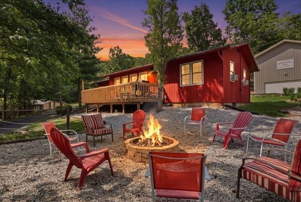 Property grounds - Private Dock, Boat Launch, Fire Pit & Lake Views (Sunrise Beach)