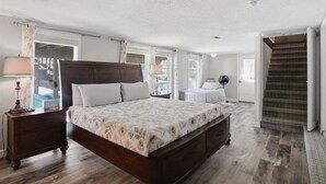 4 Schlafzimmer, Bügeleisen/Bügelbrett, kostenloses WLAN, Bettwäsche