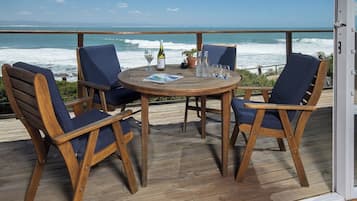 Deluxe Apartment, Beach View | Outdoor dining