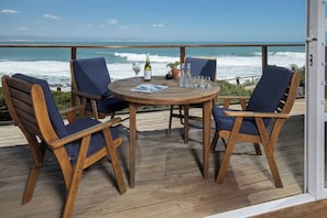 Deluxe Apartment, Beach View | Outdoor dining - African Perfection 2 (Jeffreys Bay)