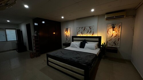 Gorgeous 1-bedroom apartment with AC in vibrant Islamabad