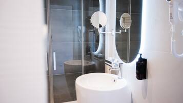 Double Room, Balcony, Sea View | Bathroom