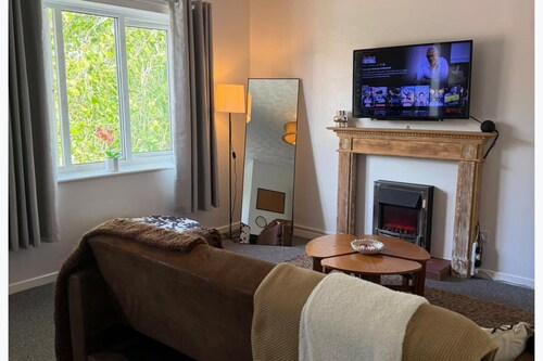 Stylish Private Flat - Sleeps 4 - Free Parking