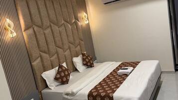 Deluxe Double Room, City View