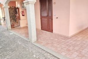 Exterior detail - Cala Gonone, 2-Bedroom Apartment (Cala Gonone)