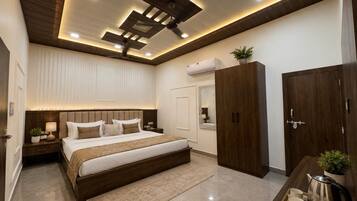 WiFi, bed sheets