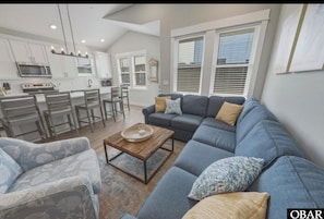 Living area - "B Impulsive" Beautiful condo steps away from Corolla Beach & Whalehead park (Corolla)