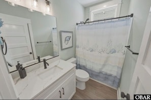 Shower, hair dryer, towels, soap - "B Impulsive" Beautiful condo steps away from Corolla Beach & Whalehead park (Corolla)