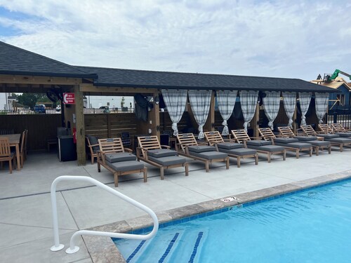 "B Impulsive" Beautiful condo steps away from Corolla Beach & Whalehead park