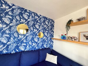 Interior - Charming studio apartment in Paris with a balcony, right near lines 1, 2, 6, 9, and the RER A! (Paris)