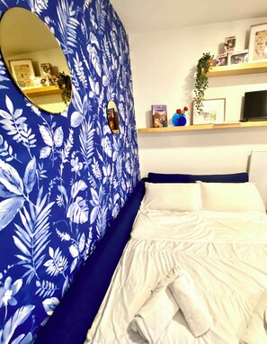1 bedroom, iron/ironing board, bed sheets - Charming studio apartment in Paris with a balcony, right near lines 1, 2, 6, 9, and the RER A! (Paris)