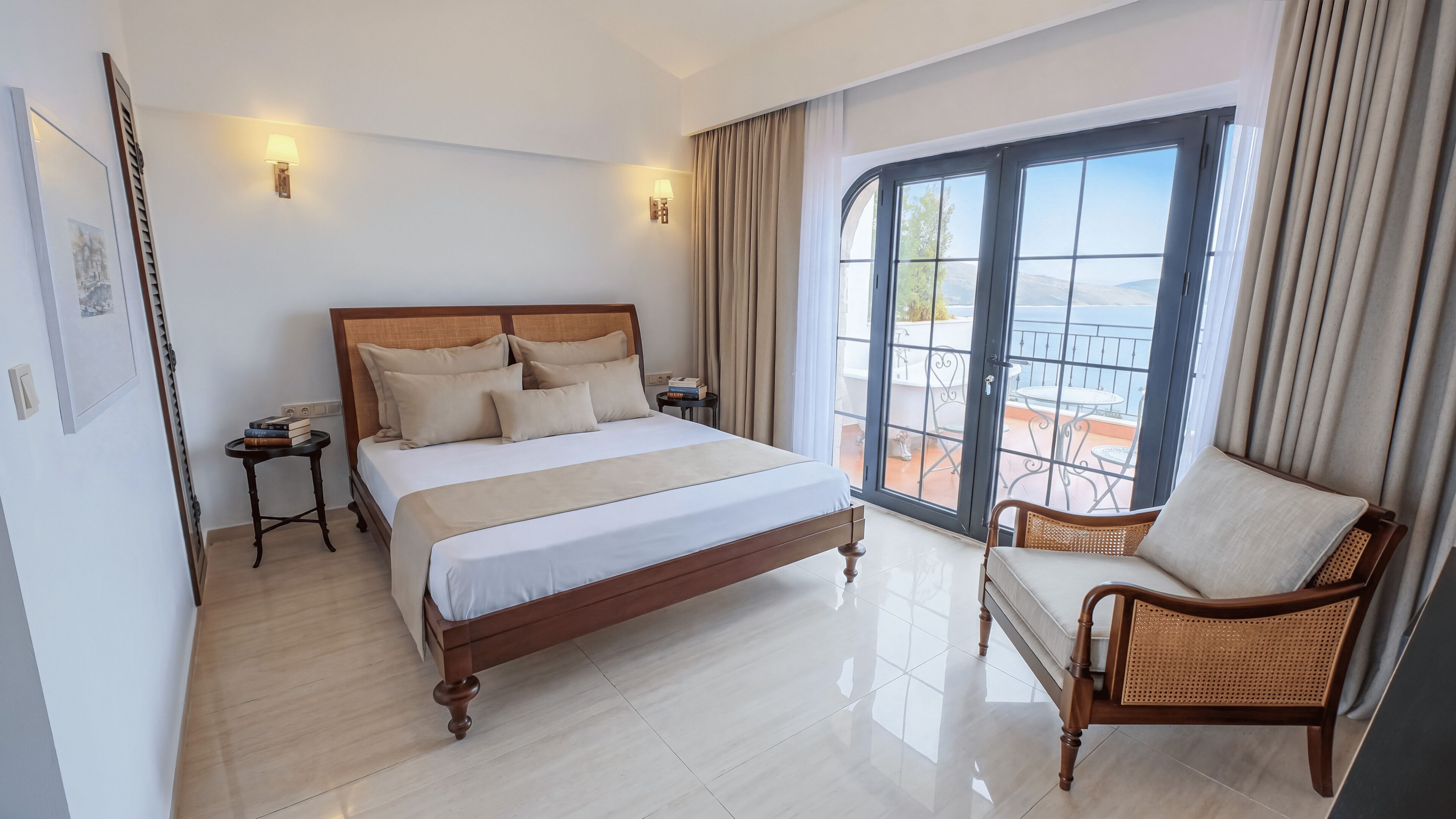 Habitació de disseny, balcó, vistes al mar | Minibar, caixa forta a l'habitació, wifi gratuïta i roba de llit 