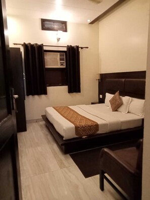 Deluxe Double Room - Hotel Sunder Palace (Dehradun)