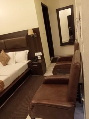 Deluxe Double Room - Hotel Sunder Palace (Dehradun)