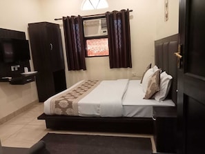 AC Deluxe Double Bed Room - Hotel Sunder Palace (Dehradun)