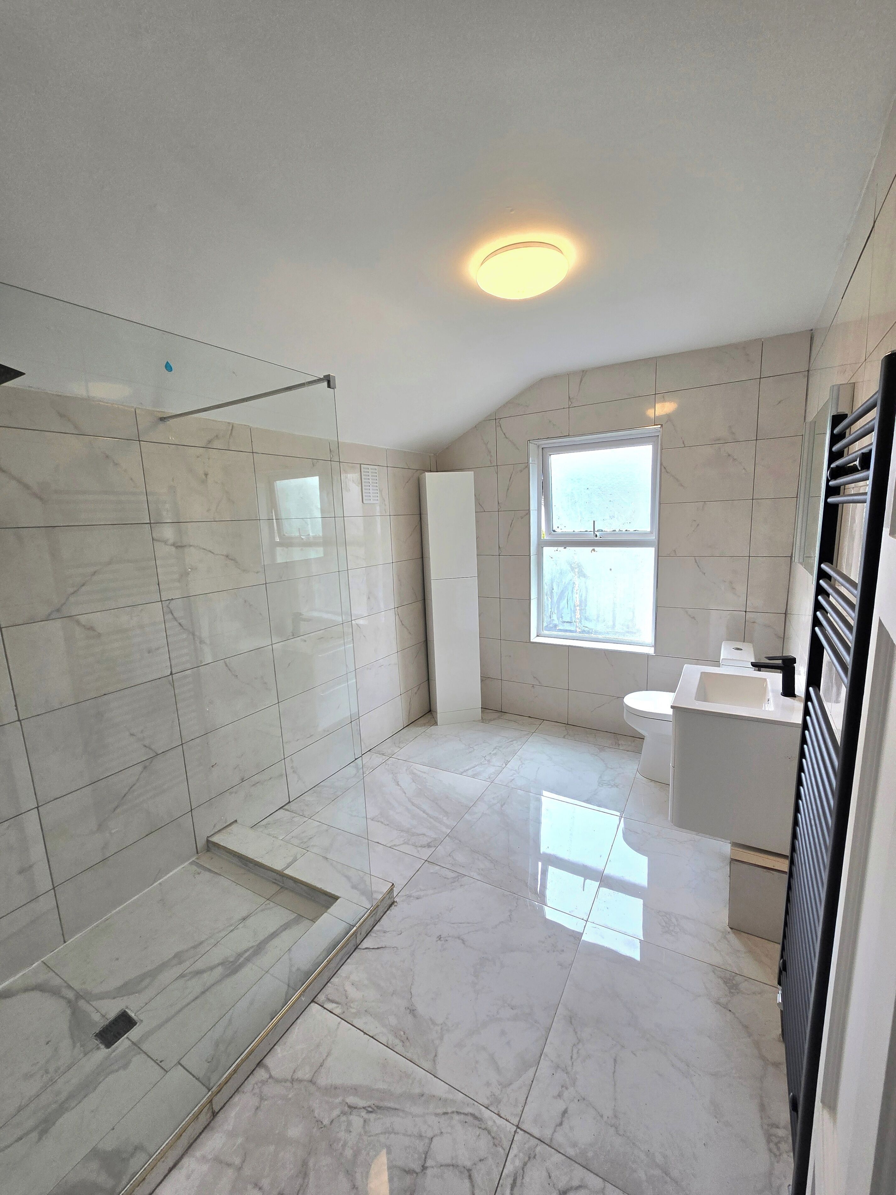 Douche, serviettes fournies