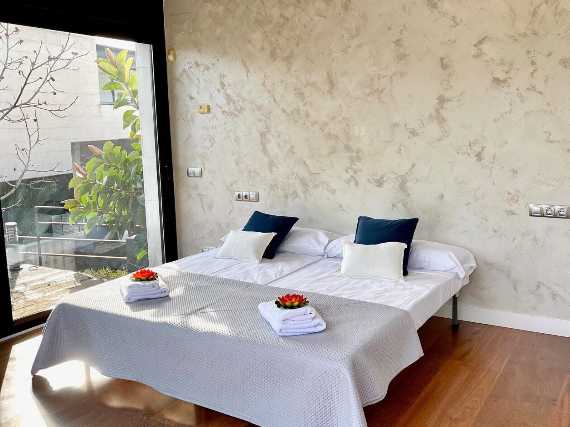 Wifi gratis y ropa de cama
