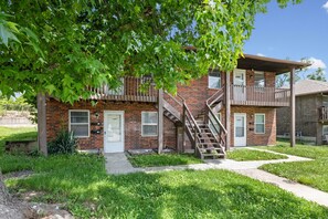 Exterior - Independence Apartment for 4 Near KC Stadiums (Independence)