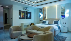 Suite | Desk, laptop workspace, free WiFi - Ocean Front Hotels Enuguu (Enugu)