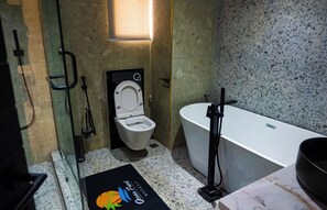 Free toiletries, hair dryer, towels, soap - Ocean Front Hotels Enuguu (Enugu)