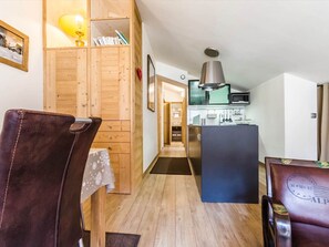 Interior - Renovated apartment, ski-in/ski-out - 5 guests (Val-d'Isère)