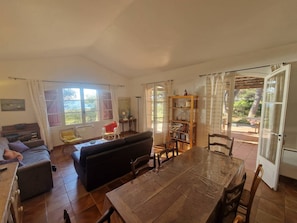 Living area - Beachfront villa - 6 guests (Cavalaire-sur-Mer)