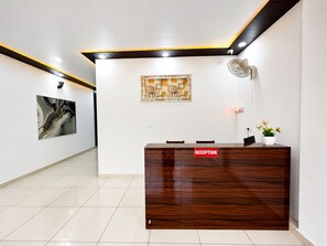 Lobby - Hotel Blue Fern (Greater Noida)