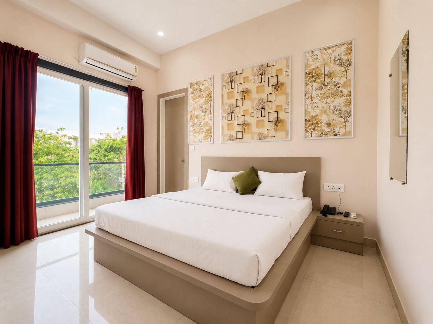 Deluxe Double Room, Balcony, City View | Laptop workspace, free WiFi