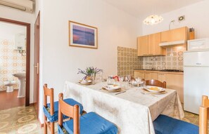 Dining - Garden Ville A5 Apartment, a two-room apartment in a residence with a pool and garden (Sirmione)