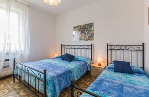 1 bedroom, free WiFi, bed sheets - Garden Ville A5 Apartment, a two-room apartment in a residence with a pool and garden (Sirmione)