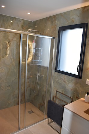 Bathroom - In the heart of the dunes of SAINT GERMAIN SUR AY Plage: peace and quiet (Saint-Germain-sur-Ay)