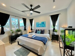 Iron/ironing board, WiFi, bed sheets - CasaNova Modern 1BR Condo King Bed Quiet Neighborhood w/ Pool • Beach Nassau (Nassau)