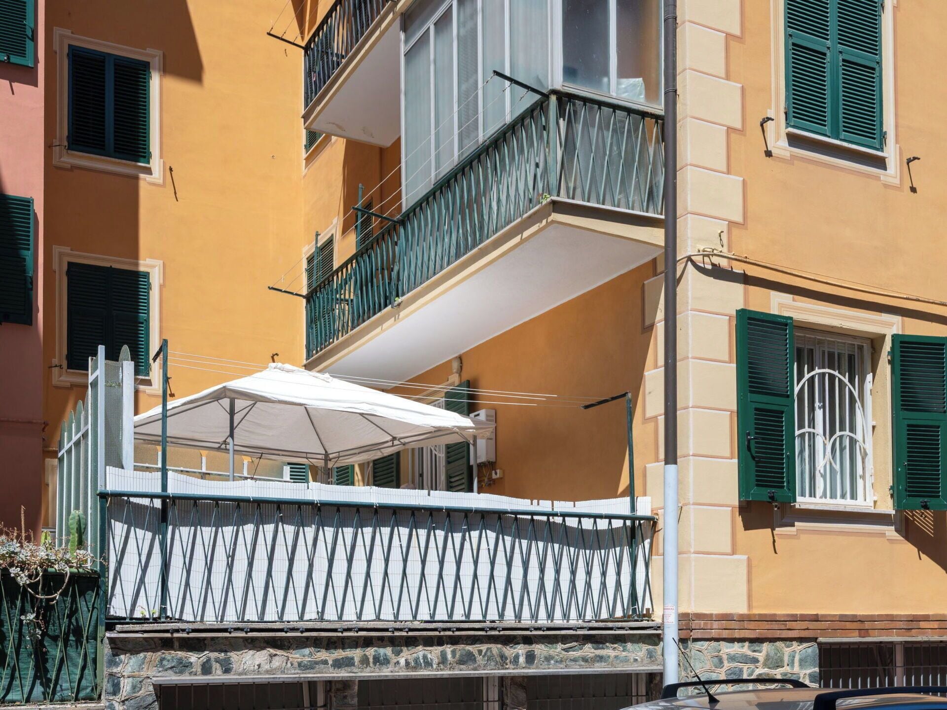 Composite, Appartement, Balcon, Le Fer, Métal, Store, Balustrade, Daylighting, Porche