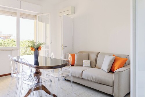 Beautiful apartment for 4 guests with A/C, WIFI, TV, balcony and panoramic view