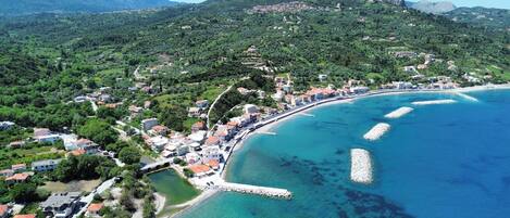 Beach nearby, sun loungers, beach towels