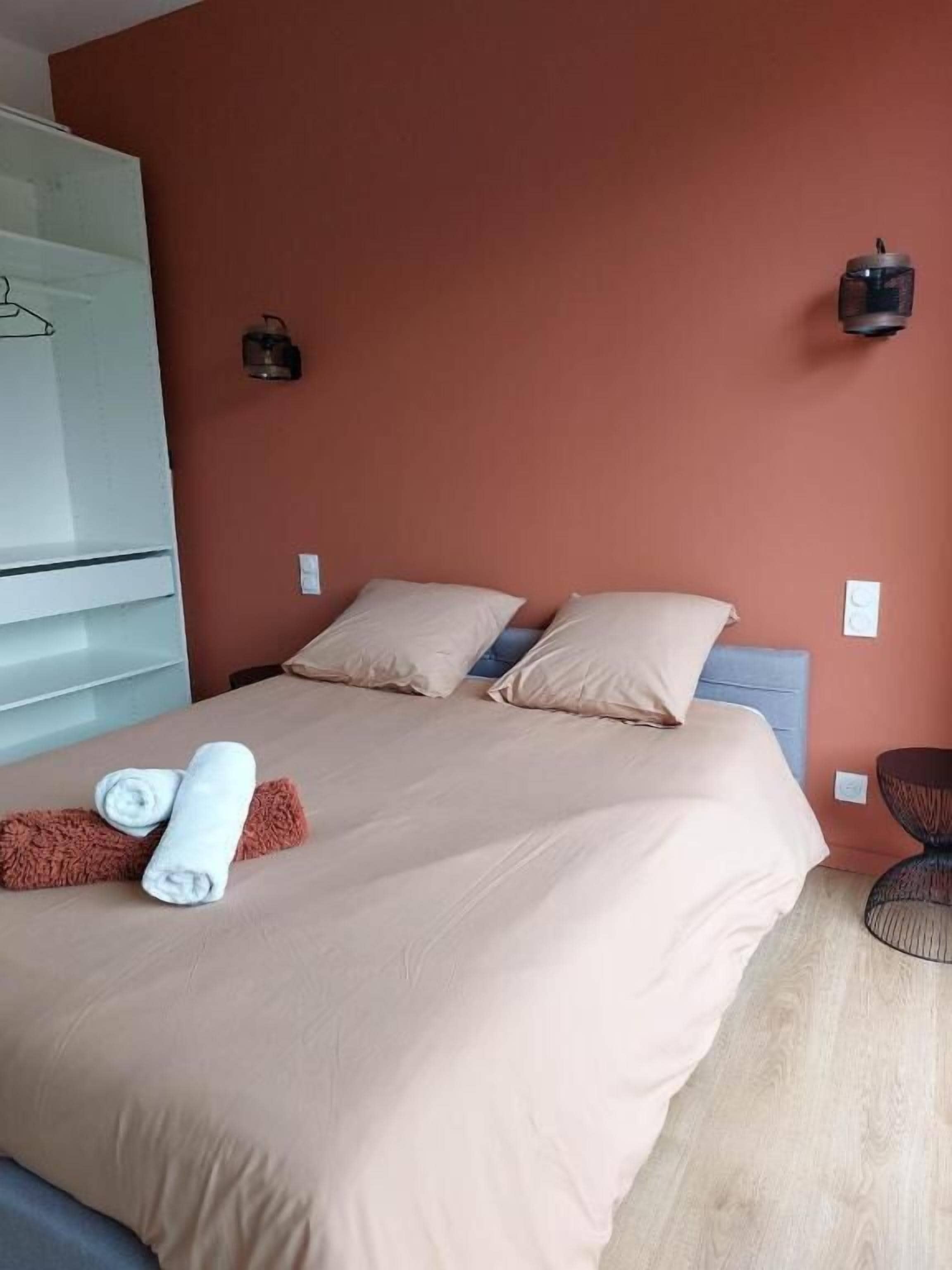 Apartamento Confort | Tabla de planchar con plancha, wifi gratis, ropa de cama