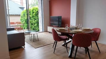 Comfort Apartment | Dining