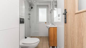Comfort Apartment | Bathroom